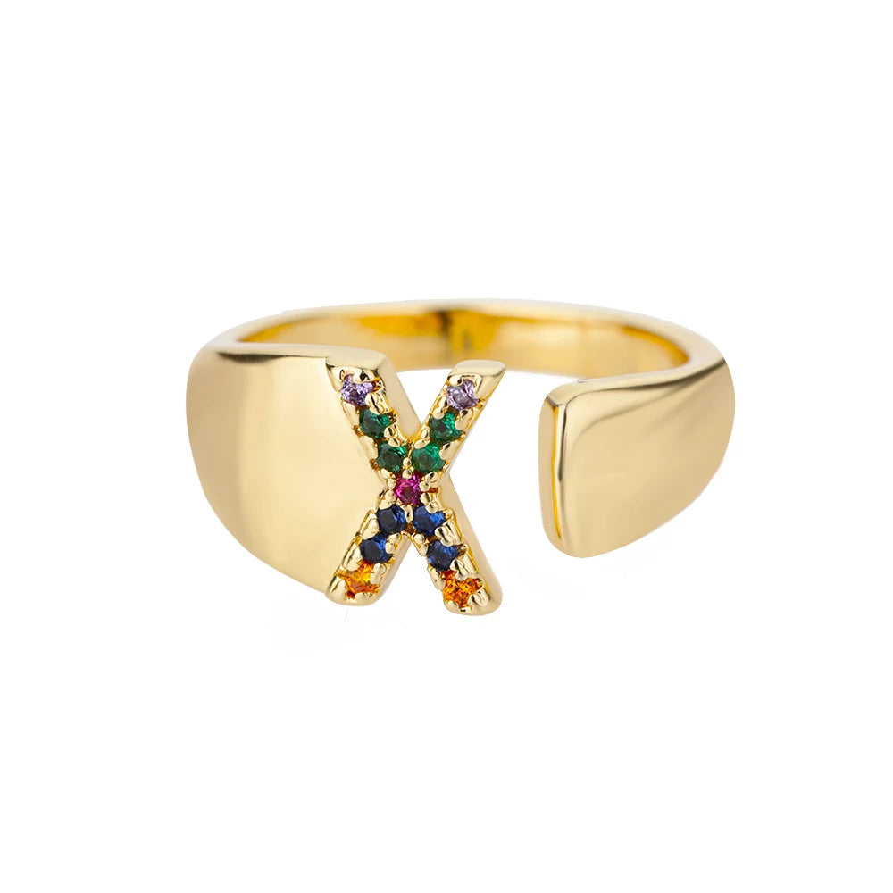 Anillos de letras con circonita arcoíris