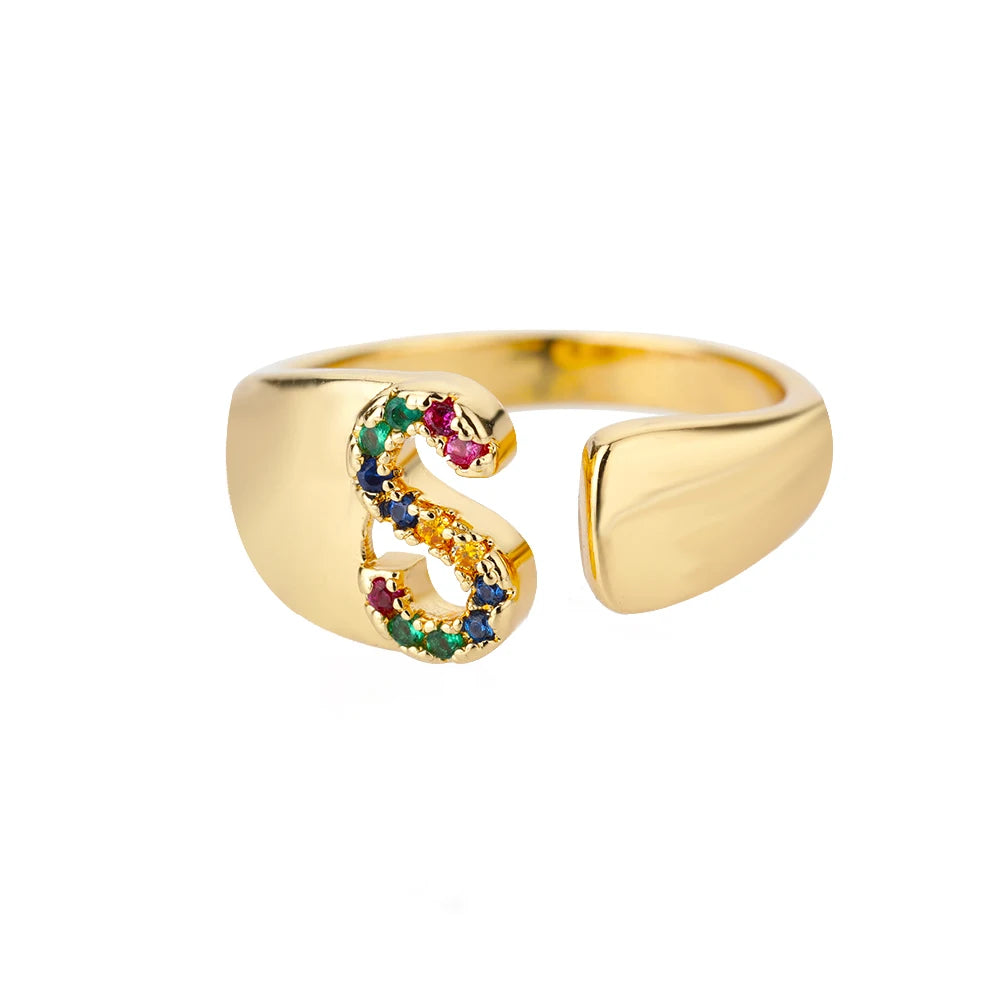 Anillos de letras con circonita arcoíris