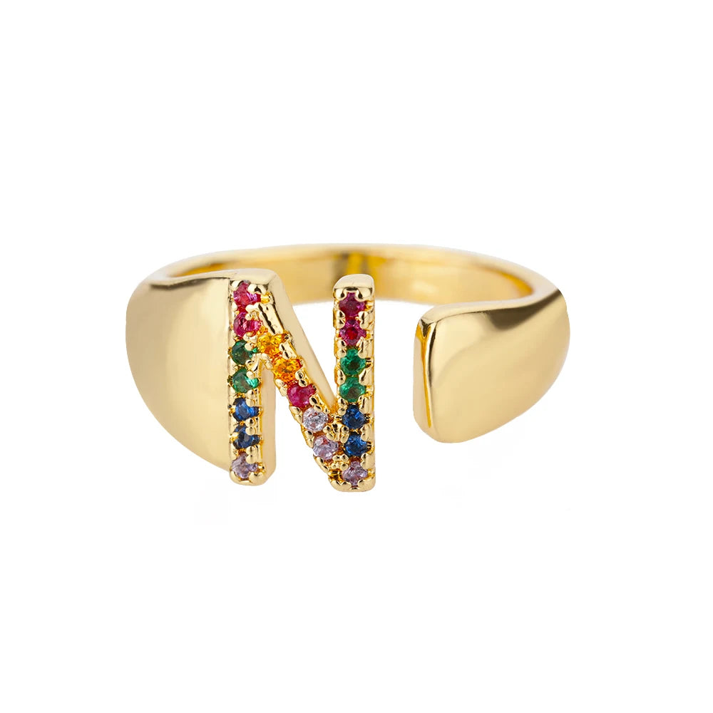 Anillos de letras con circonita arcoíris