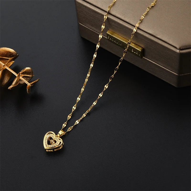 Lindo collar con colgante de corazón