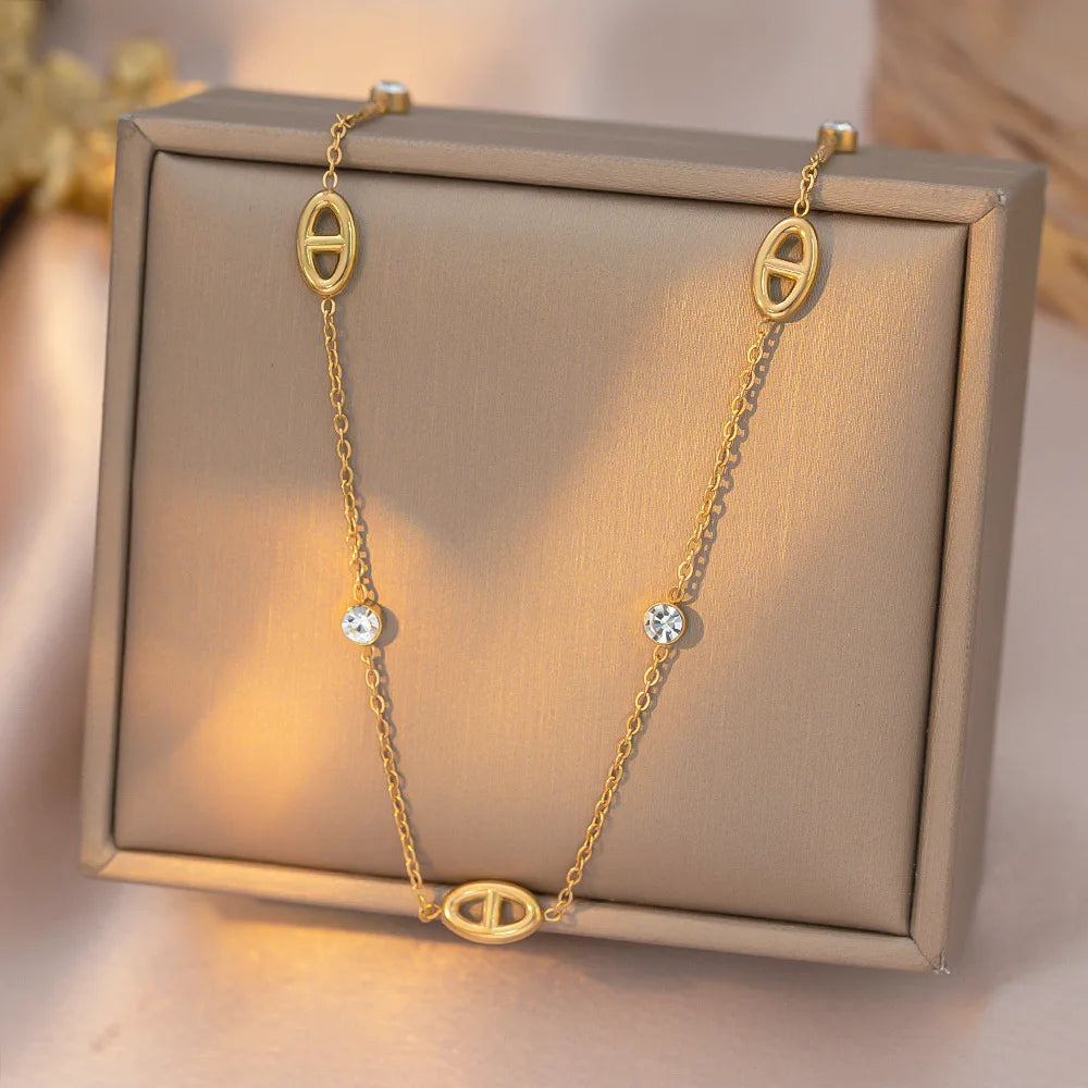 Collar femenino minimalista estilo francés