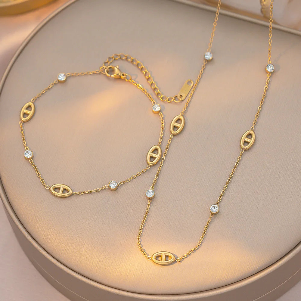 Collar femenino minimalista estilo francés